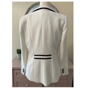 WHBM WHITE BLAZER WITH BLACK ACCENTS